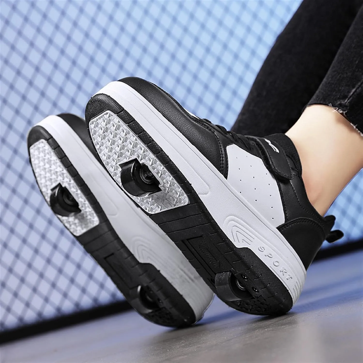Kids Roller Sneakers with Detachable Wheels, Unisex Casual Skating Shoes, Trendy All-Season Round Toe Lace-up Sneakers for Party, Birthday