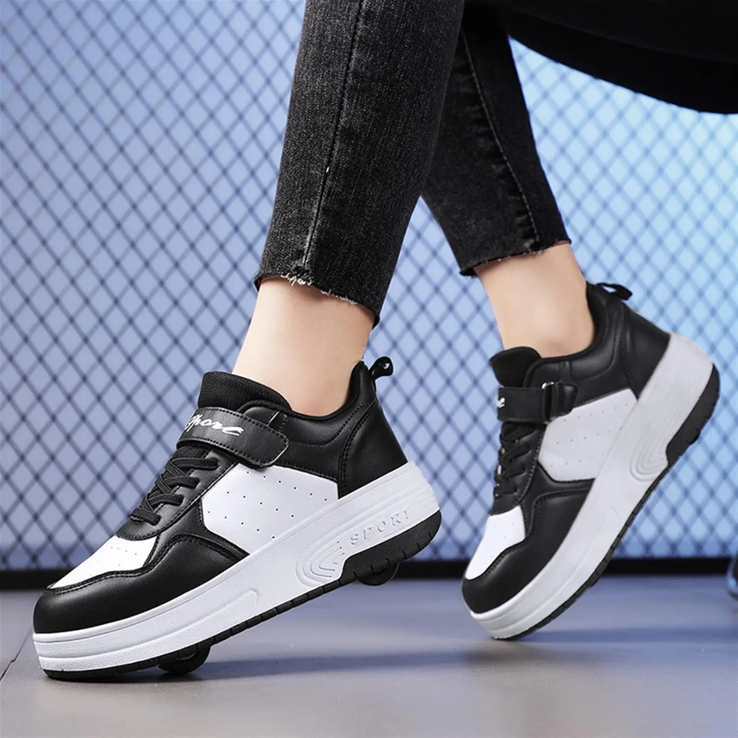Kids Roller Sneakers with Detachable Wheels, Unisex Casual Skating Shoes, Trendy All-Season Round Toe Lace-up Sneakers for Party, Birthday
