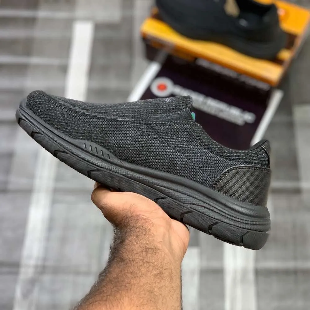 Skecherrs Relaxed Fitt with Air-Cooled "Black"