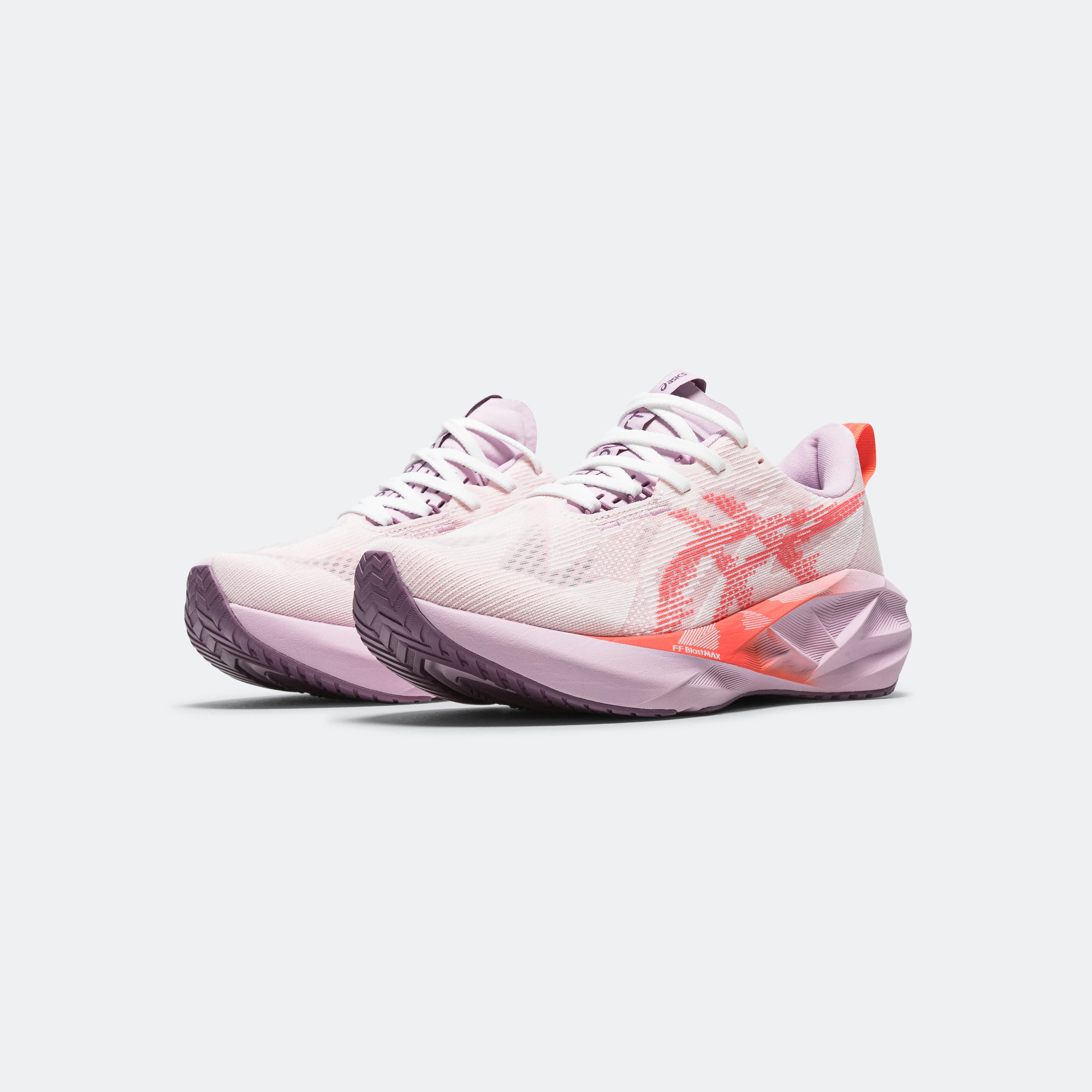 Womens Novablast 5 - White/Coral Reef